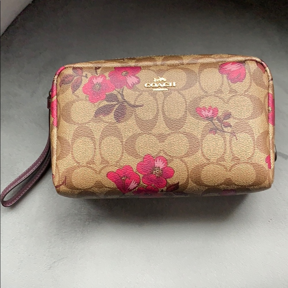New Coach cosmetic Case with floral print
